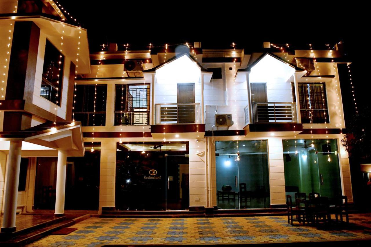 Hotel Aayes And Resort Shānti Niketan Exterior foto